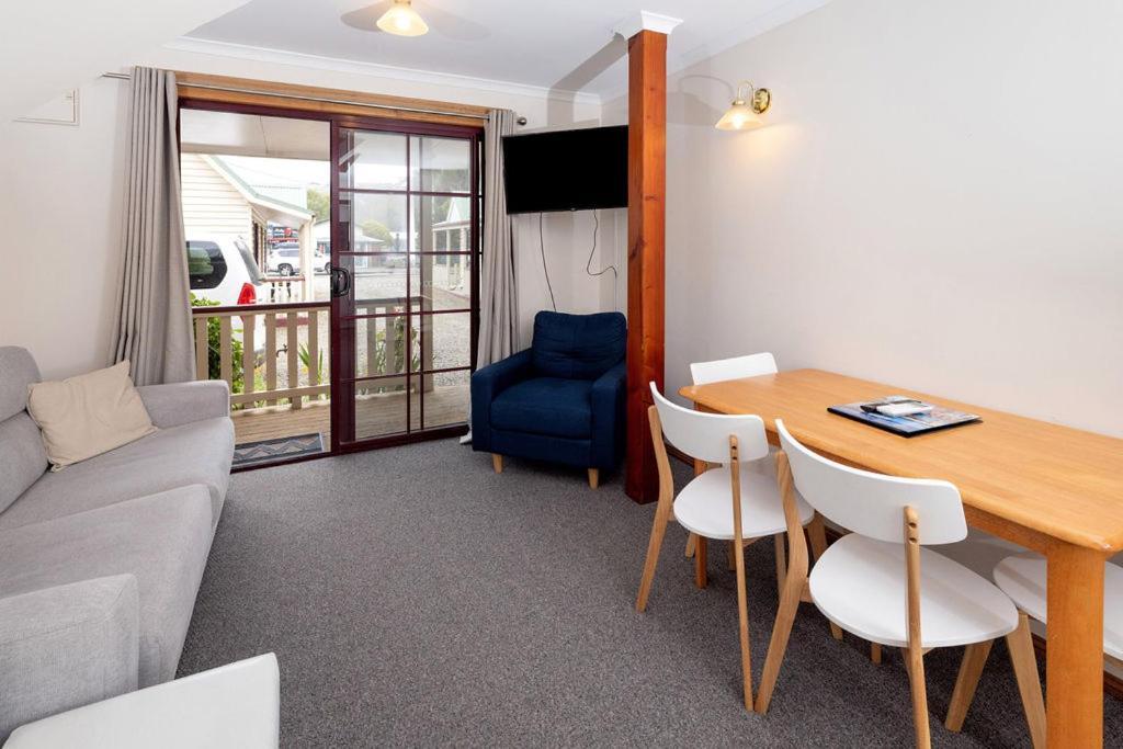 Kitty'S Cottages - Managed By Big4 Strahan Holiday Retreat Luaran gambar